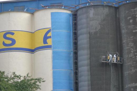 Strengthening and repair of corn silos&#8217; bank