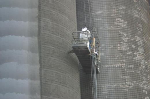 Strengthening and repair of corn silos&#8217; bank