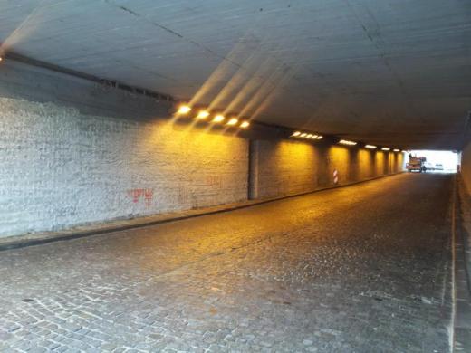 Renovation of tunnel walls