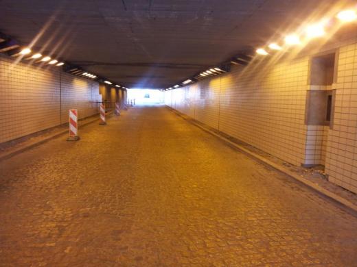Renovation of tunnel walls
