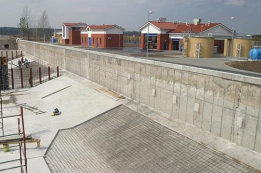 Sewage treatment plant &#8211; protection and smoothing of walls
